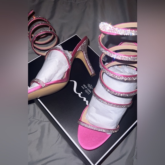 Pink embellished heels - Picture 4 of 4